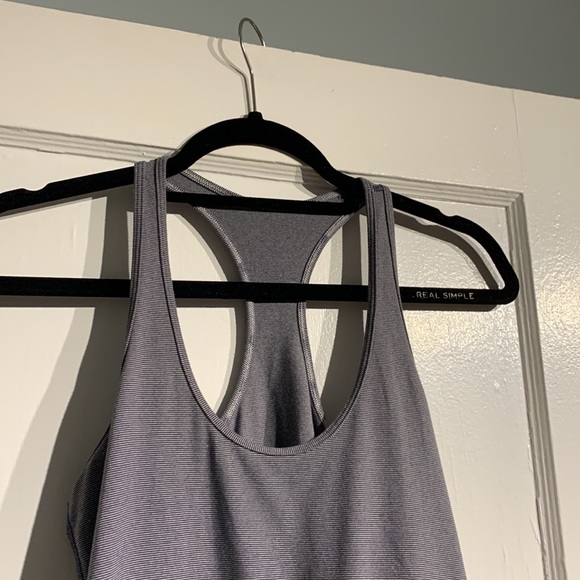 Lululemon cool racerback in grey & white microstripe - Picture 3 of 10